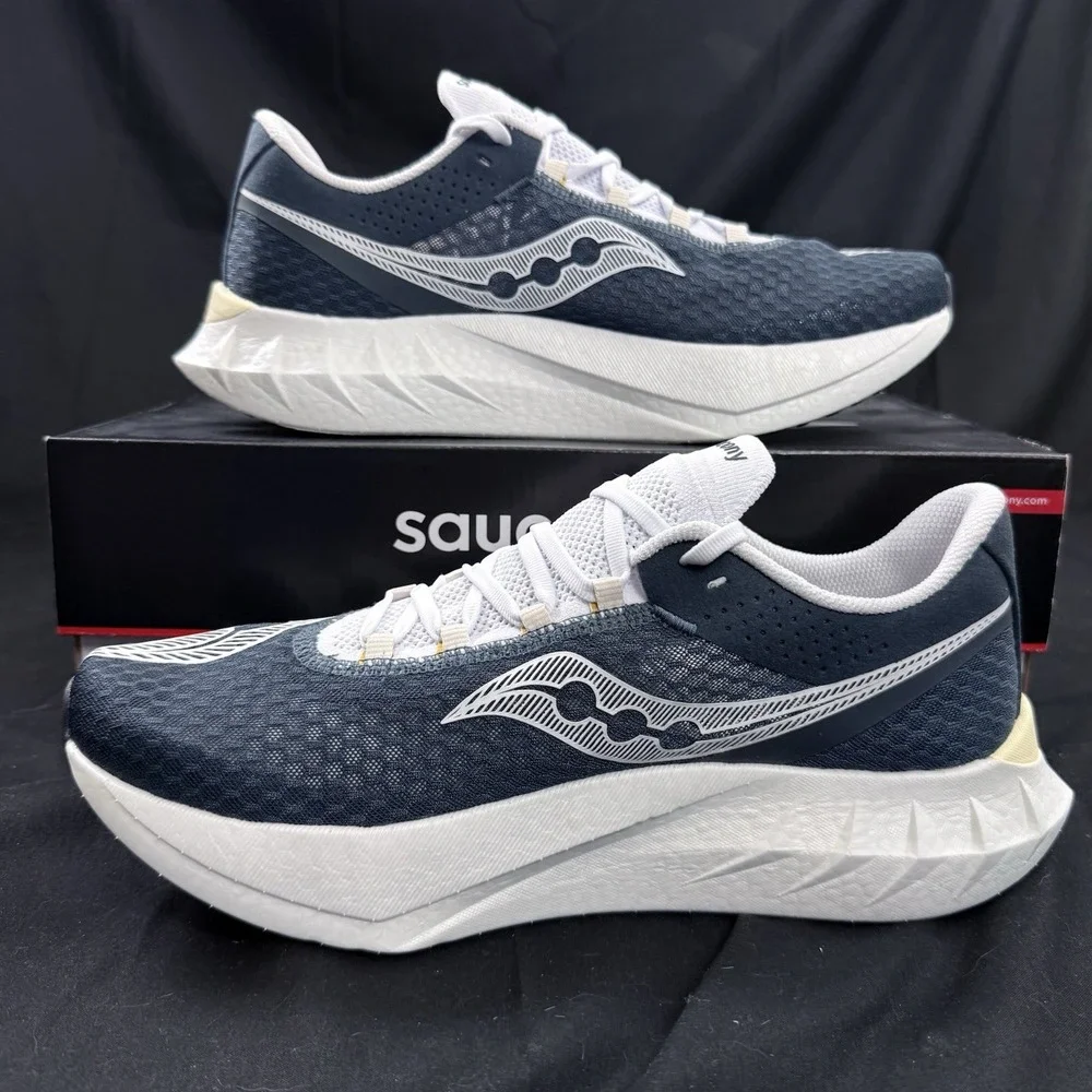 Saucony size 11